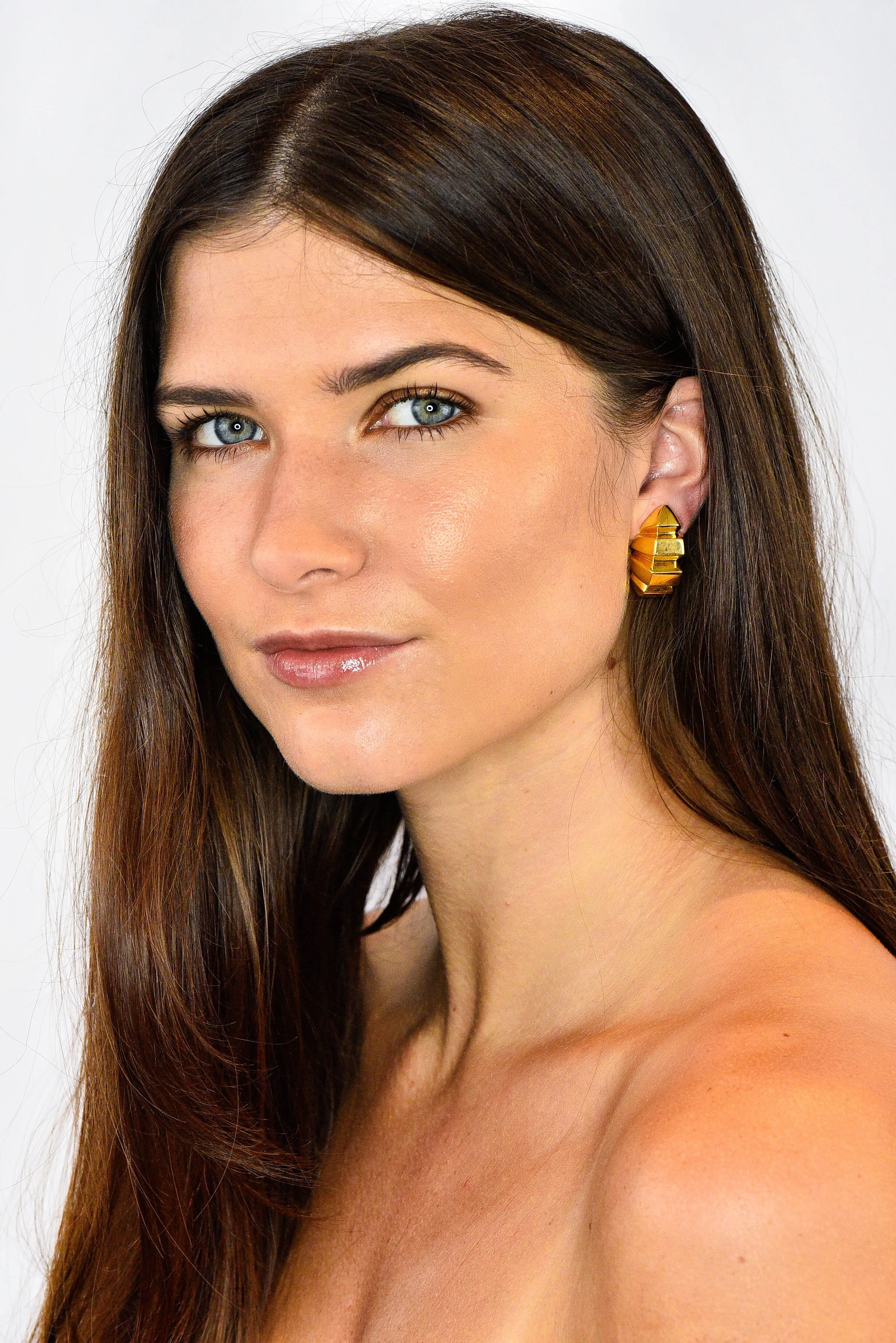 1980's Vintage 18 Karat Gold Deeply Ridged Ear-Clip Earrings