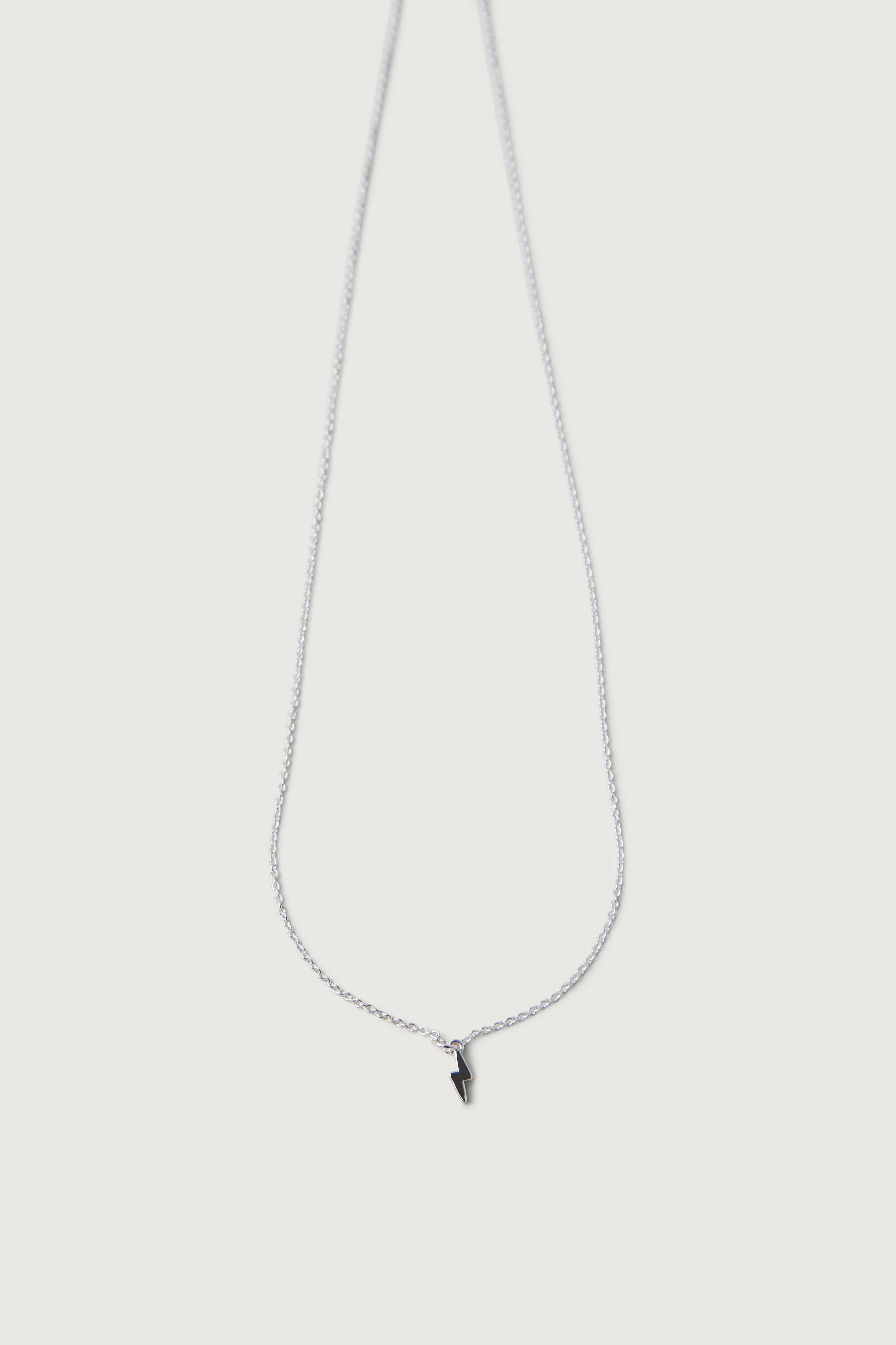 CHARM PENDANT NECKLACE