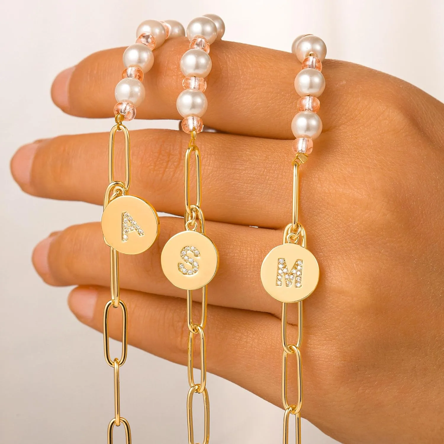 Turandoss Gifts for Her - Initial Pearl Bracelets for Women Teen Girls Gifts Personalized Gold A-Z Initial Charm Paper Clip Chain Pearl Bracelets for Girls Bridesmaid Wedding Gifts